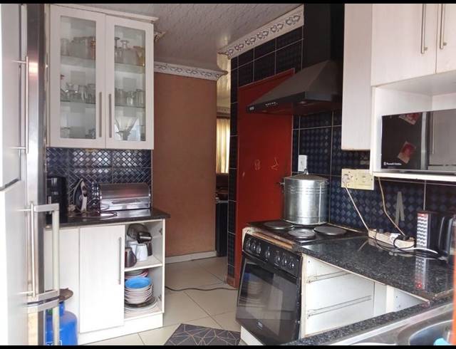 2 BEDROOM HOUSE FOR SALE IN LAKESIDE
